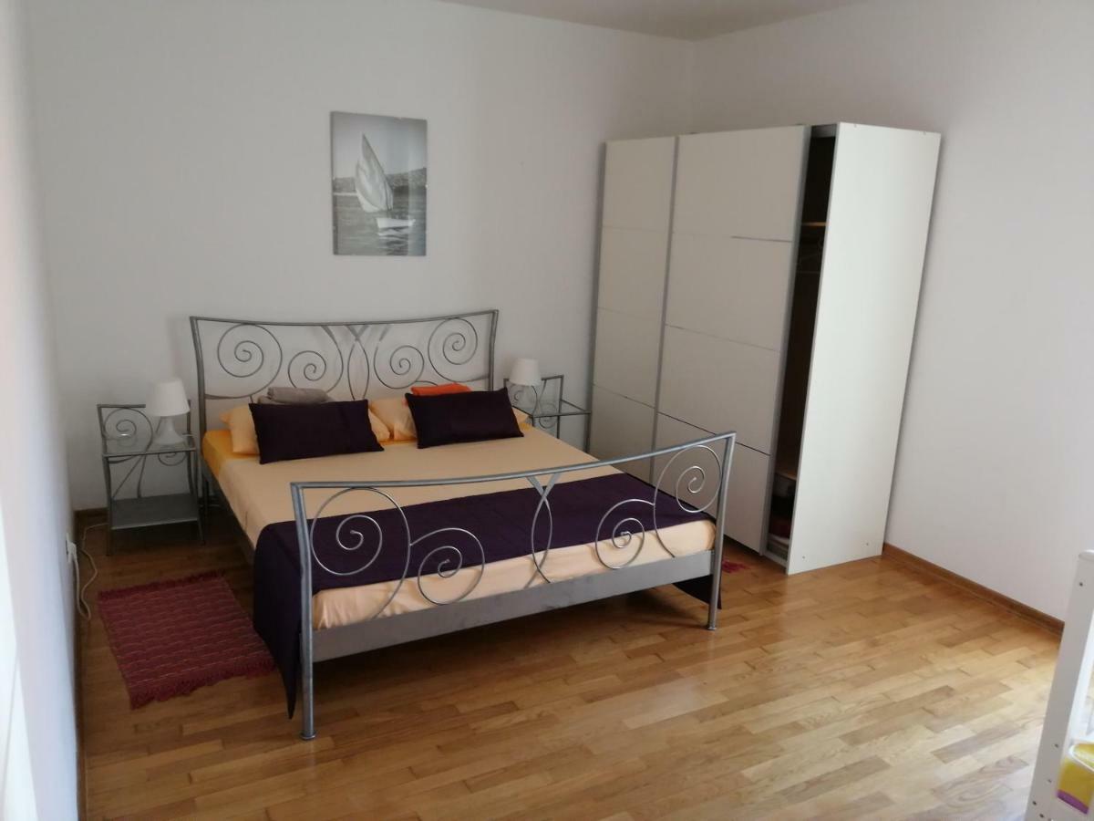 Dada I Dida Apartment Milna (Brac)