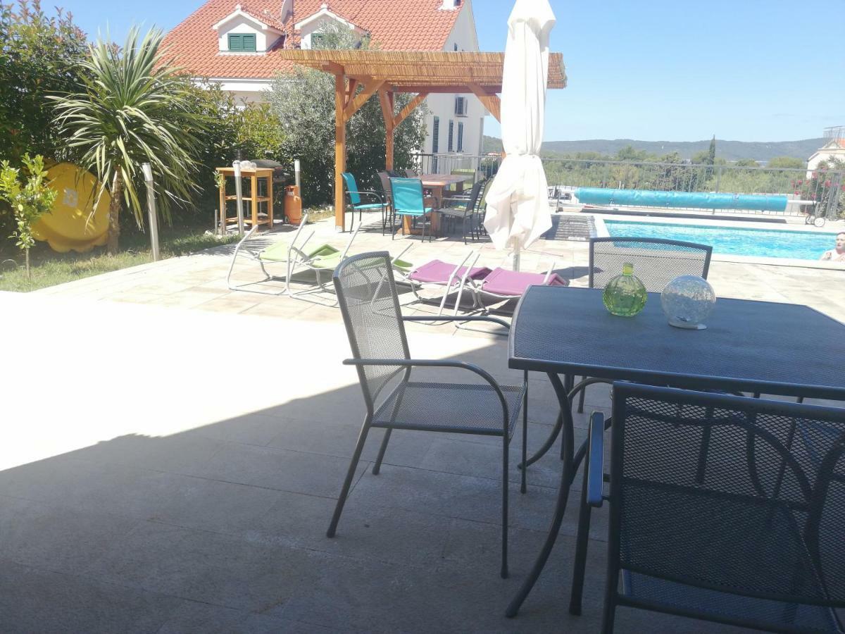 Dada I Dida Apartment Milna (Brac)